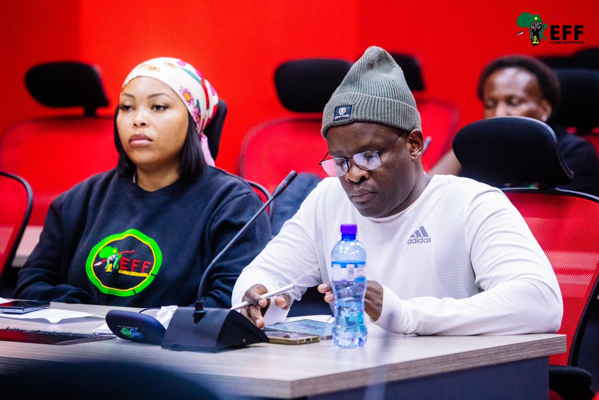 EFFSouthAfrica's tweet image. ♦️In Pictures♦️

EFF Councillors in the City of Johannesburg in a meeting with the Deputy President @GardeeGodrich and Secretary General @DlaminiMarshall at Winnie Madikizela Mandela House.

#EFFinGovernment