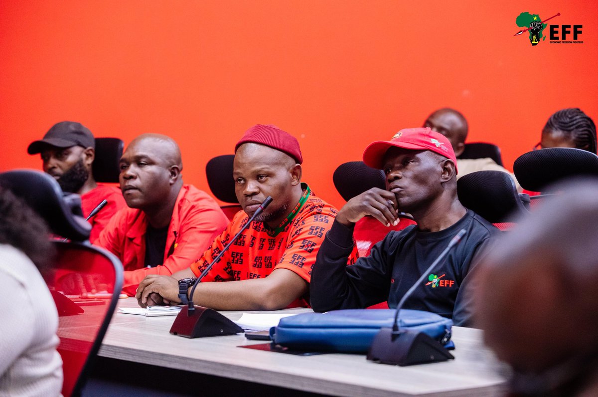 EFFSouthAfrica's tweet image. ♦️In Pictures♦️

EFF Councillors in the City of Johannesburg in a meeting with the Deputy President @GardeeGodrich and Secretary General @DlaminiMarshall at Winnie Madikizela Mandela House.

#EFFinGovernment