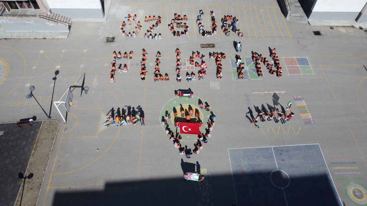 barbaros_2525's tweet photo. 🇹🇷Dualarımız ve kalplerimiz Filistin’le. ✨🕊️

#Filistin #Gazze #MazlumlarınYanındayız #EğitimdeVicdan

@tcmeb @Yusuf__Tekin @ErzurumValiligi @miamustafacftci @ekicis20  @KrpnrSeyfullah https://t.co/QTFrmgWbRD