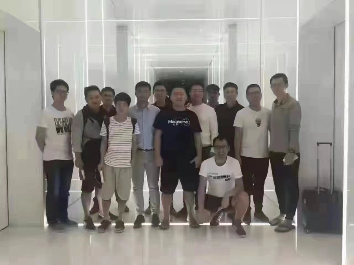 Zzz_ZackH's tweet photo. @cz_binance @notthreadguy 太搞笑了。
你的拖鞋上线了！ https://t.co/G6cFrJNwoN