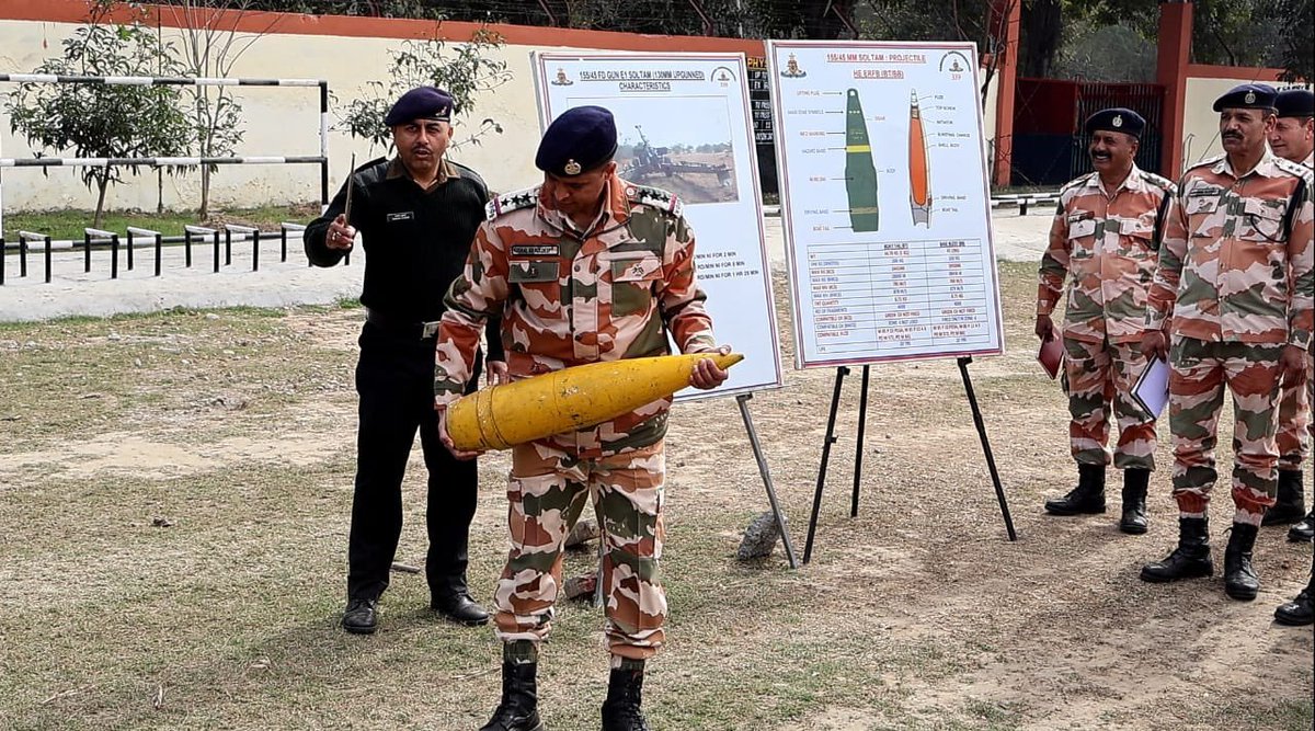 IndianRegiment's tweet photo. ITBP personnel in mastering Artillery Fire control, further honing their combat prowess in intense battle scenarios! 🎯

#JointTraining #CapabilityDevelopment #Synergy #Jointness https://t.co/6OV4rjvUXE