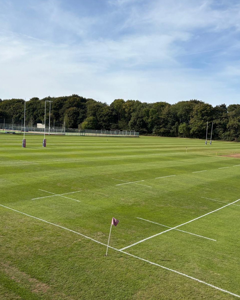 BowcomLineMark's tweet image. #BrilliantLines at Bristol Grammar School thanks to Bowcom line marking products 😍👌🏻🏉

The rugby pitches were marked using Bowcom Quantum line marking paint, creating bright, durable and long-lasting lines 👏🏻

bowcom.com

📸 Ash, Groundsman at @BGSBristol 

#Bowcom
