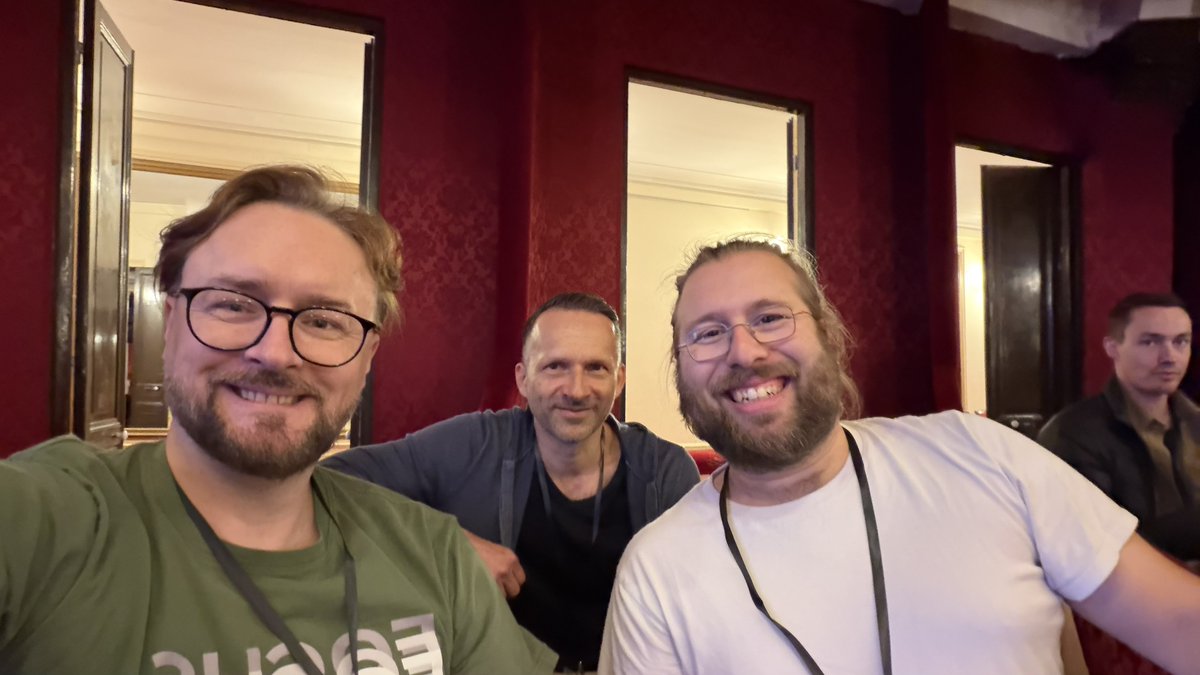 krzyzanowskim's tweet image. Swift Connection in Paris is fun @swiftconn It is about connecting in such beautiful surroundings. So many good people 🎉