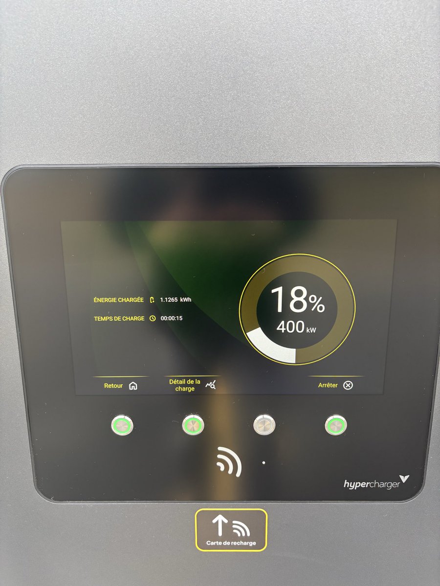 Fist charge on my way to Spain! 400 kW at <a href="/Fastned/">Fastned</a> Augny 🇫🇷
