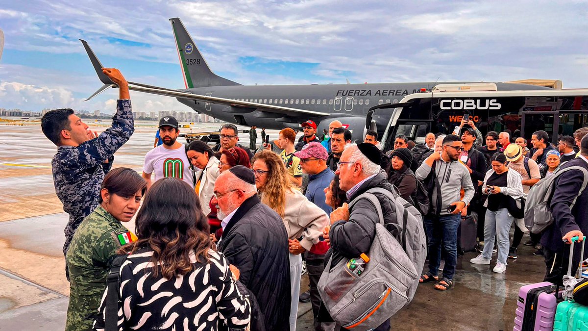 El <a href="/imatiasromero/">Instituto Matías Romero</a> publica este mes un documento sobre el puente aéreo de evacuación 🇮🇱✈️🇪🇸 de 2023 que permitió rescatar a cientos de mexicanos.

A 2 años del inicio del conflicto Israel-Palestina, un ejercicio de análisis y memoria institucional.

📖👉 gob.mx/cms/uploads/at…