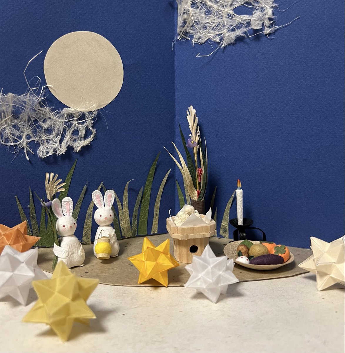 中秋の名月
今年は「めでたや」さんでお迎えした
白うさぎさん達が登場🐇🐇

月見だんごや秋の七草、お野菜のお月見かざりが小さくて細かくてもリアル感あってとてもかわいいです🌕🎑