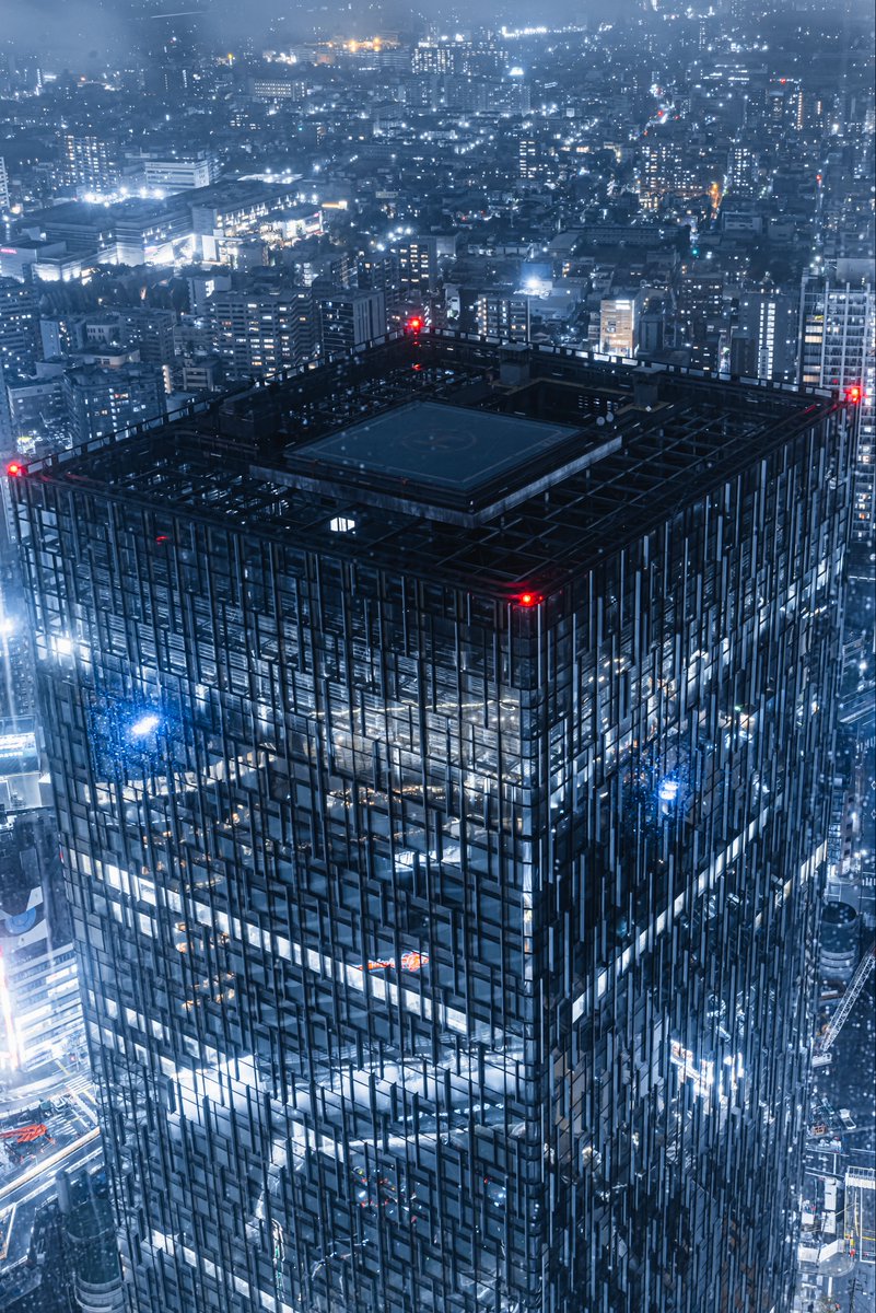 mii_camlife's tweet image. 地上220mからの烟る名古屋夜景が幻想的過ぎた