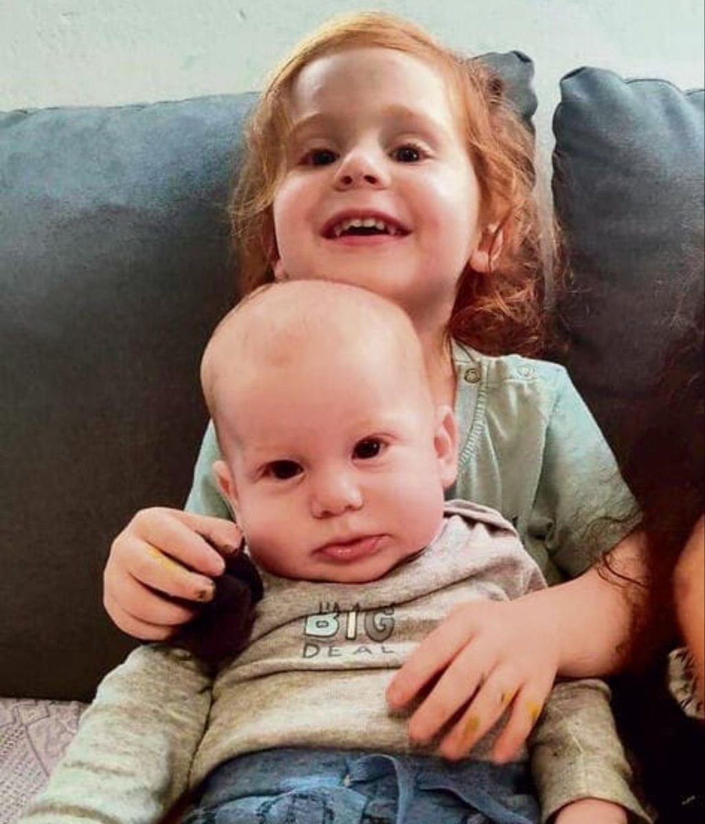 🇮🇱 ⬜ "Beseé a Shiri, Kfir y Ariel. Si hubiera sabido que era la última vez, los habría besado de nuevo. Besado más"

Yarden Bibas escribe:

Si la vida es una carrera, Shiri y los niños fueron mi línea de meta. Fueron mi victoria en el mundo. Fueron la realización de mi sueño,