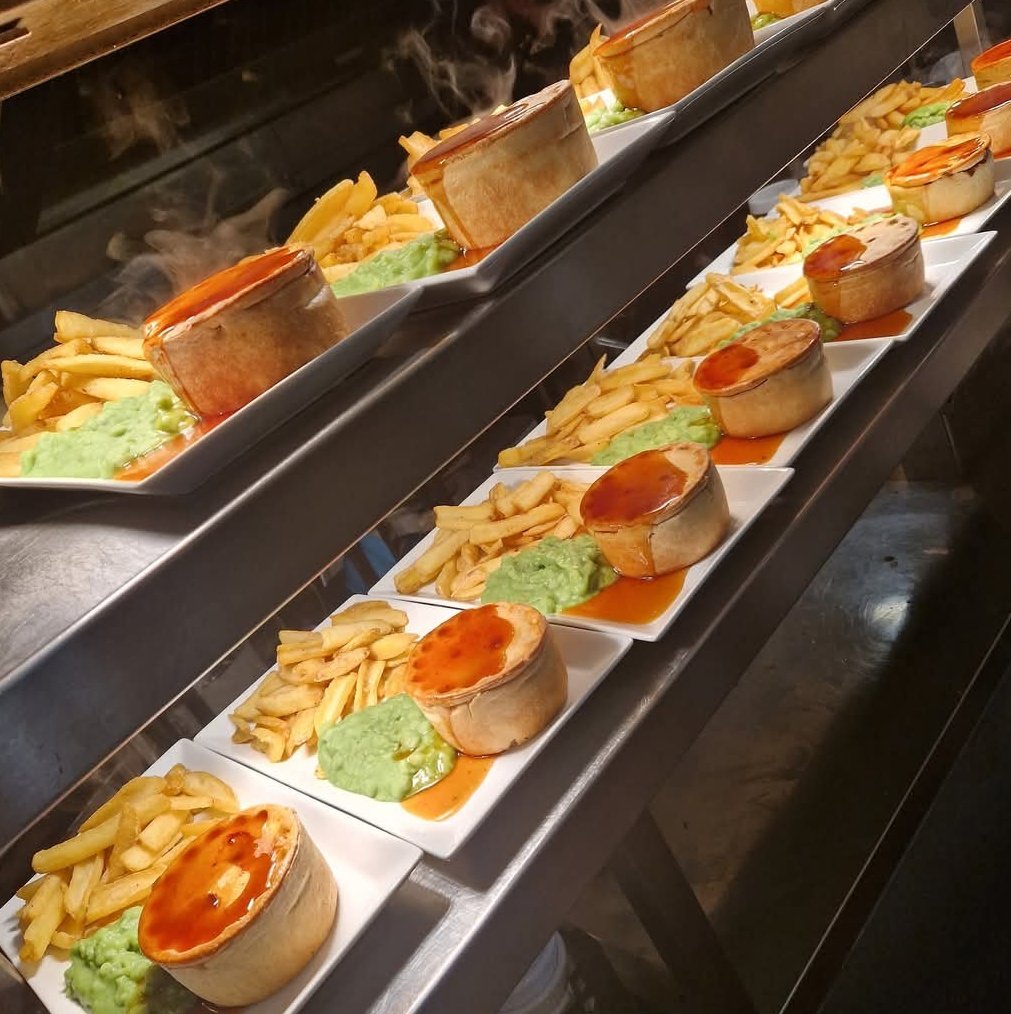 What's on today....
👉 Lunch menu 12-4pm - 2 meals for £18. Evening menu 4-8pm
👉 Pie Night 4-8pm - 2 pies for £25
👉 Reserve your table by calling us on  0114 2864733 
✨️ Murder Mystery Evening ✨️
Saturday 18th October @ 6pm, £45pp, includes 3 course set menu. Bookings only.