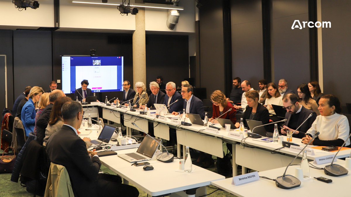 🤝 #Coopération | Les membres des collèges de l’Arcom et de l’<a href="/Arcep/">Arcep</a> se sont réunis aujourd’hui pour échanger sur leurs actualités propres (rémunération des marchands de presse, protection des mineurs en ligne) et les sujets d'intérêt commun.

👉 arcom.fr/actualites/lar…