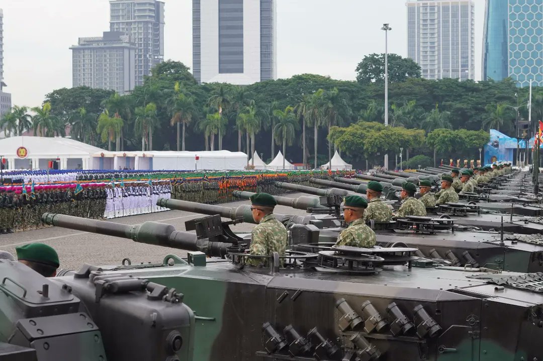 Cakra_Kostrad's tweet photo. Kendaraan Tempur Main Battle Tank Leopard 2A4 Hiasi Monas
@Puspen_TNI @tni_ad @divif_1_kostrad @divif2kostrad @divif3kostrad #tni #tniad #Kostrad #Cakra #kostradpeduli #kostradberbagi #TNIADMengabdiDanMembangunBersamaRakyat #penkostrad https://t.co/aSslFO6KUf
