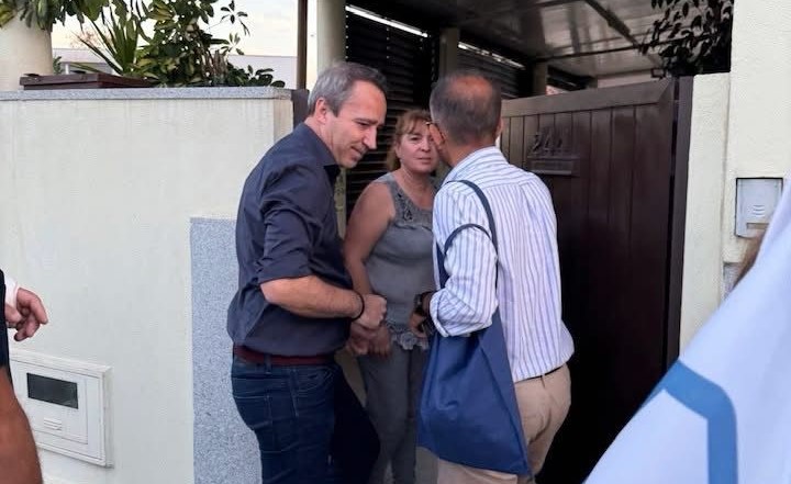 SergioHumberto_'s tweet photo. Unidos pela Trofa está todos os dias no terreno — no porta a porta, no contacto direto com os Trofenses.
🗳️ Dia 12 de outubro, votem UNIDOS PELA TROFA — votem PPD/PSD.CDS-PP.
#PSD #CDSPP #UnidosPelaTrofa #Trofa #Autárquicas2025
@PSDPorto @jsdtrofa @unidospelatrofa https://t.co/3FaKMIklYt