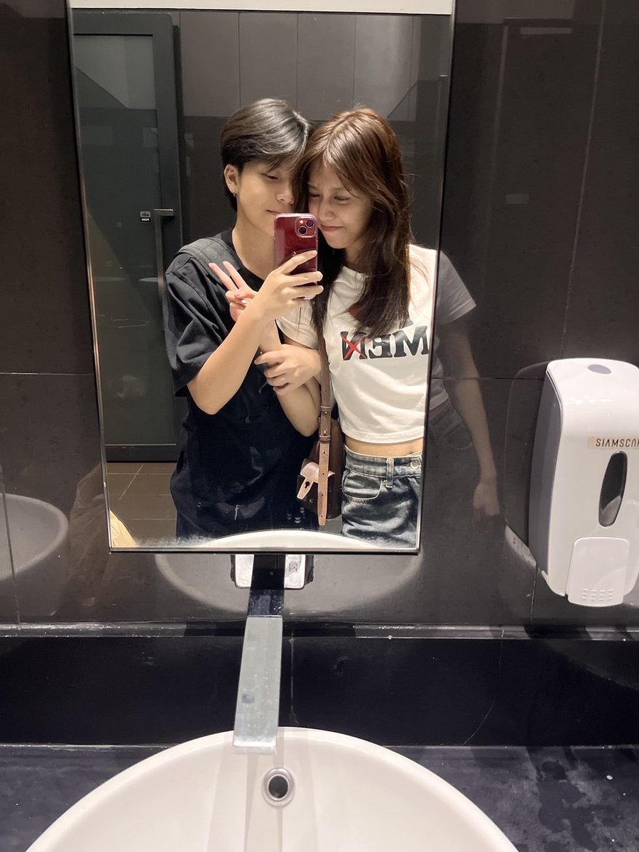 fallinginloveui's tweet photo. เจอแยวคนที่รอเราทำใบขับขี่8ชม.แบบมะบ่น>< https://t.co/Kk2QHnhBiz