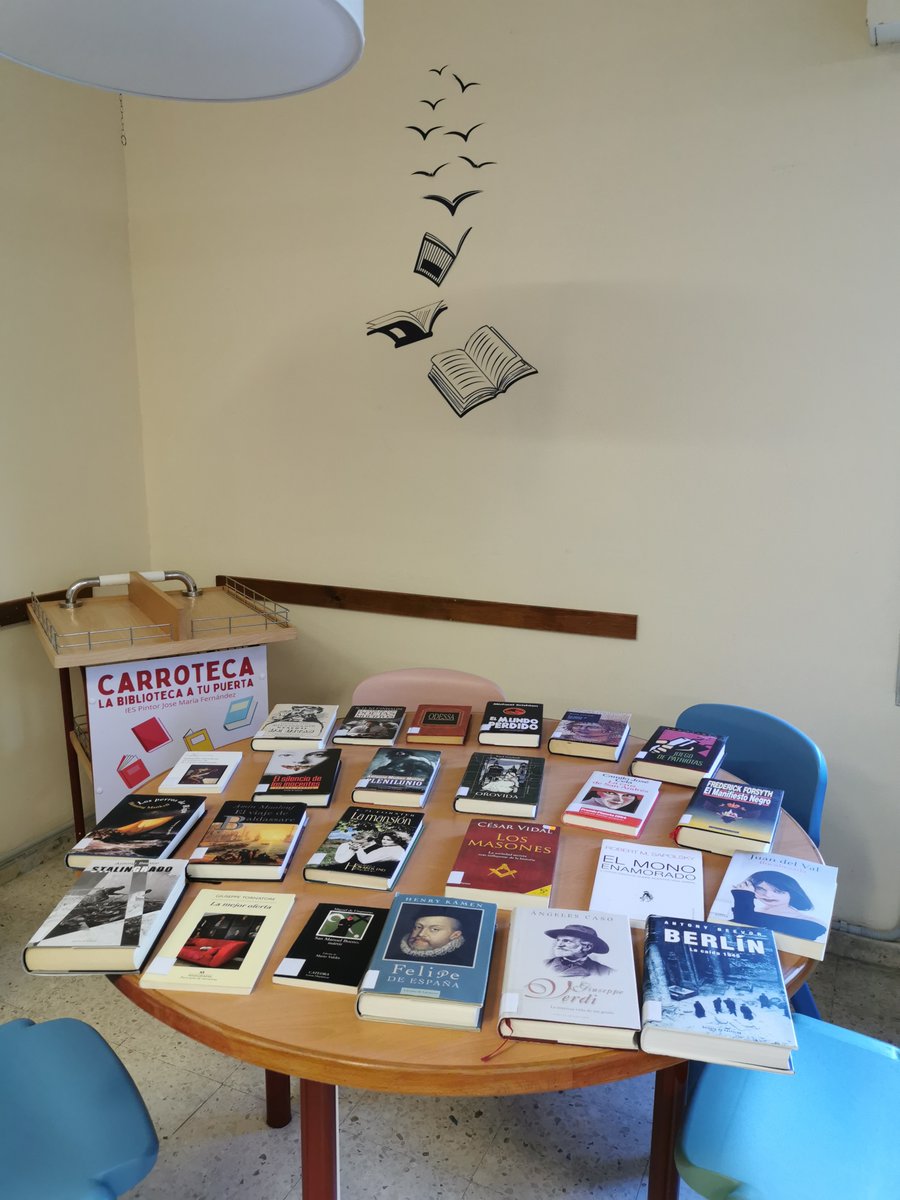 pintorbiblio's tweet photo. ¡Buen comienzo de curso! Dos importantes donaciones complementan nuestra oferta de consulta y préstamo. Presentamos la de nuestro compañero Javier. ¡Gracias! https://t.co/2mLigmo7lZ