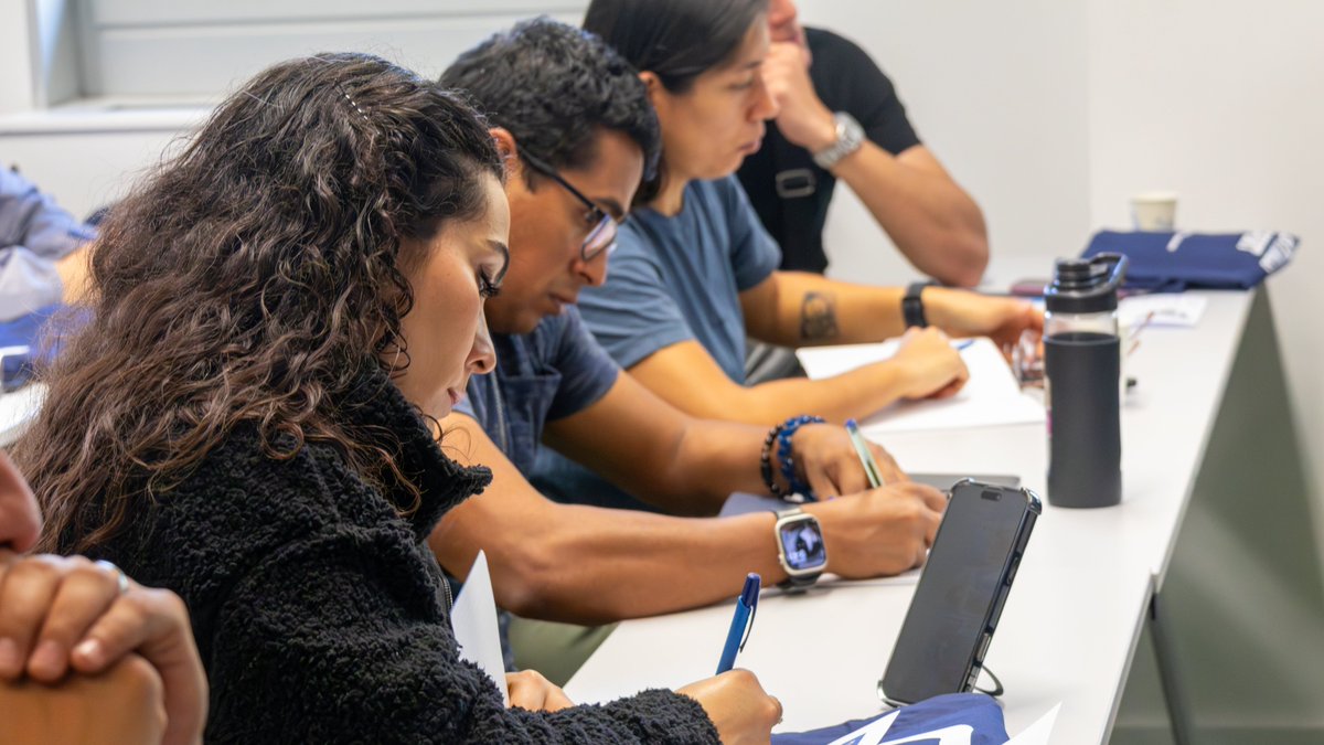 ¡Arranca el #StudyTrip de nuestros y nuestras estudiantes de LATAM!

Desde #México y #Perú vivirán una semana con masterclasses, visitas a clubes e instalaciones deportivas top, participaran en eventos deportivos como el SportBiz Europe 2025 y más en Barcelona.

¡Bienvenidos/as!