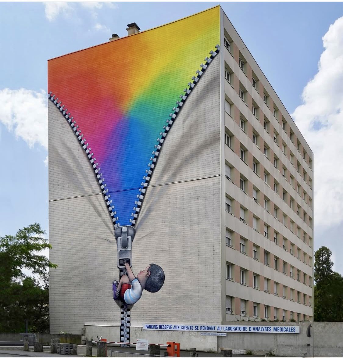 “Unzip Colour” by Seth Globepainter in Le Mans, France (Photo by Artist).
#StreetArt #SethGlobepainter #France