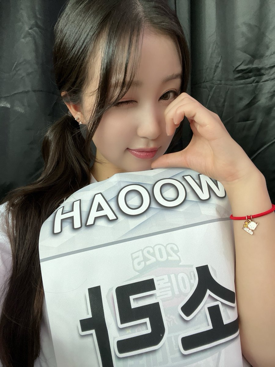 WOOAH 우아 tweet media