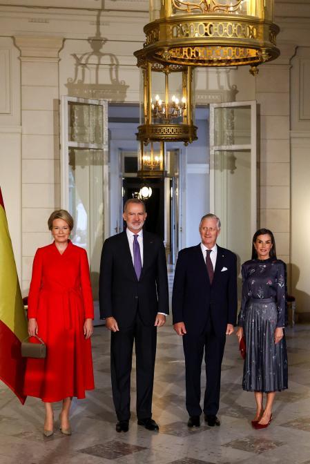 🤝🇪🇸🇧🇪 Los Reyes de España se reunieron hoy en Bruselas con los Reyes de Bélgica, reforzando los lazos históricos y de cooperación entre ambos países en el marco europeo. Un encuentro de amistad y compromiso común.
#Felipe6Une #ReinaLetizia #ReyFelipeDeBélgica #ReinaMathilde