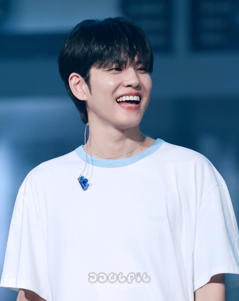 ddolpil's tweet photo. 250726 데이식스 4th 팬미팅
항상 그렇게 웃어줘 🫧
#원필 #WONPIL #DAY6 #pier10 https://t.co/kJSXiKSxtF