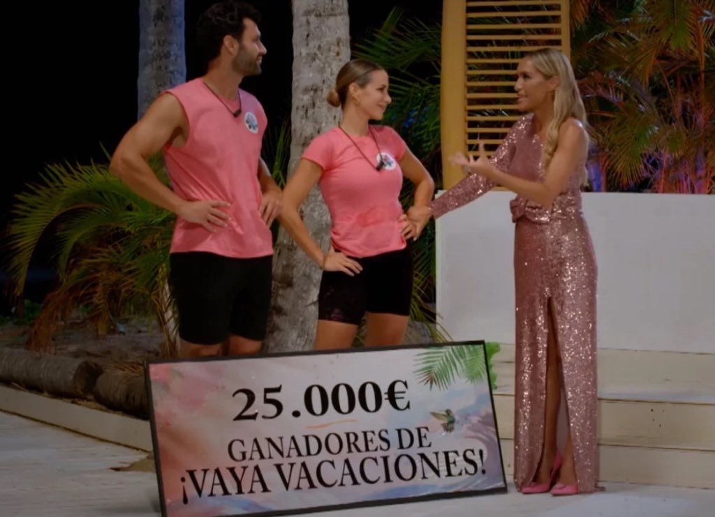 PAPELA💫🕊 #Maicavivientes tweet media