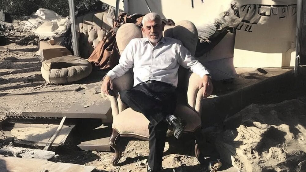seyyedhamid71's tweet photo. اگه این مرد بزرگ نبود، هنوز یه عده می‌گفتن اسرائیلی‌ها خونه فلسطینی‌ها رو خریدن و اون سرزمین حق‌شونه https://t.co/mWwC6anPqz