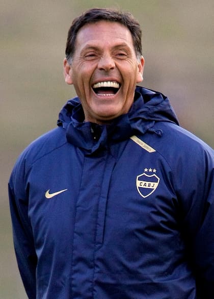Lo de Russo me conmueve porque es un hombre que elige con determinación como transitar esta etapa de su vida, muy complicada. Eligió donde trabajar y ser feliz. Eligió como irse y despedirse. Son decisiones. Gracias por tanto Miguelo querido 💙💛💙