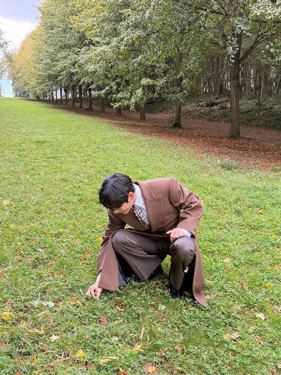 Kim Taehyung updated new post on Instagram!

#TAEHYUNGxCELINE #VxCelineEte6 <a href="/celineofficial/">CELINE</a>