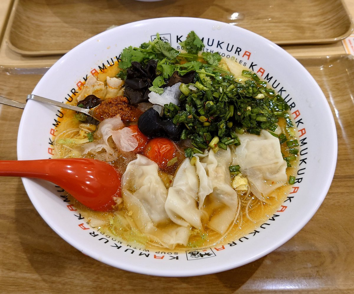 神座のマーラータン。
美味しいけどパクチー＠カメムシ入ってるからカメムシが食べられない人は気をつけて。
つーか、カメムシ入ってるなら注文する時に「カメムシ入ってますけど大丈夫ですか？」って聞いてよ店員さん！