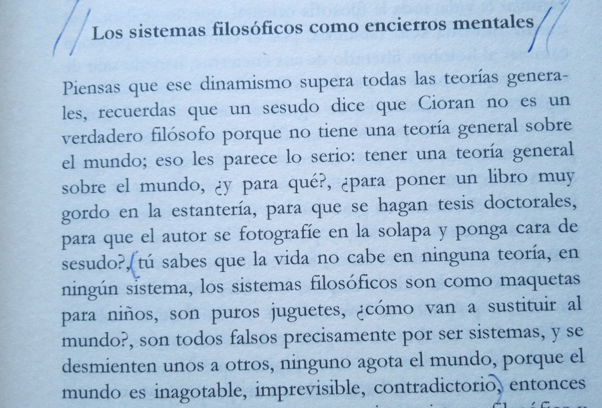 De vuelta con este visceral y hermoso ensayo de <a href="/NinaLobaEdit/">niñaloba editorial</a> .
 Estoy tomando muchas notas, así que cuando tenga tiempo (y si no le robaremos horas al sueño 😂) le haré una reseña. 🪶