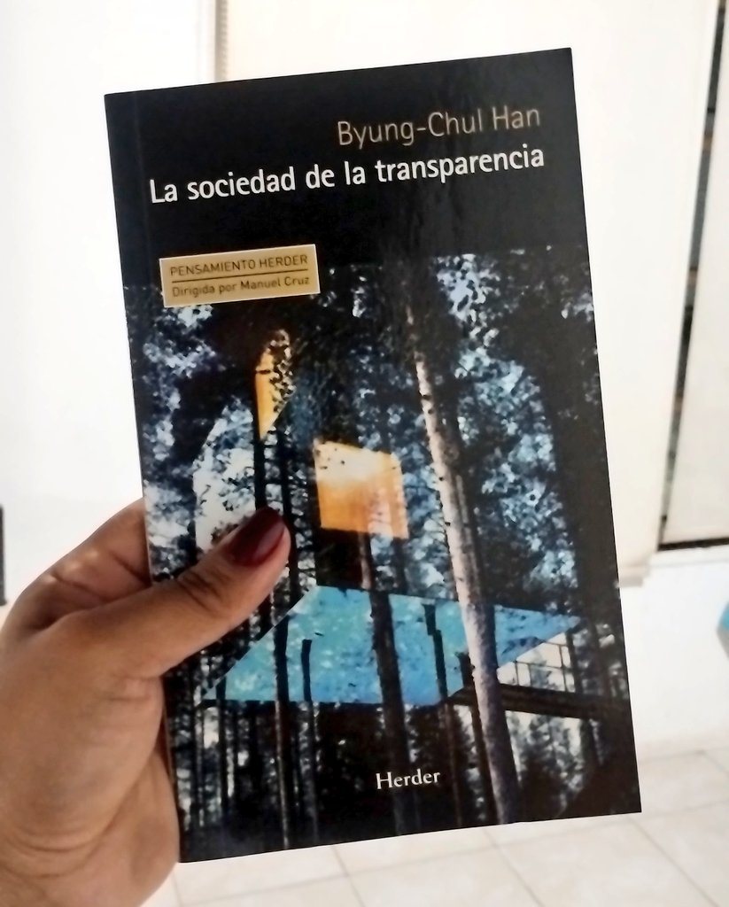 Leyendo 📖
Denso, reflexivo, disruptor, difícil, catastrófico, intenso jajajajja