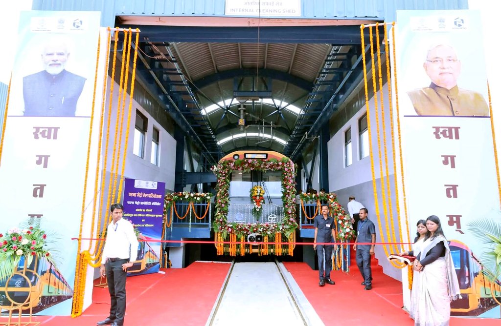TechAnsuman's tweet image. Patna Metro Update!

The first phase of Patna Metro has been inaugurated and is open to public from 7 October 2025. 

It will run between ISBT - Zero Mile - Bhootnath with fares from ₹15 to ₹30. 

Operating hours: 8 AM to 10 PM daily.

#PatnaMetro #Bihar