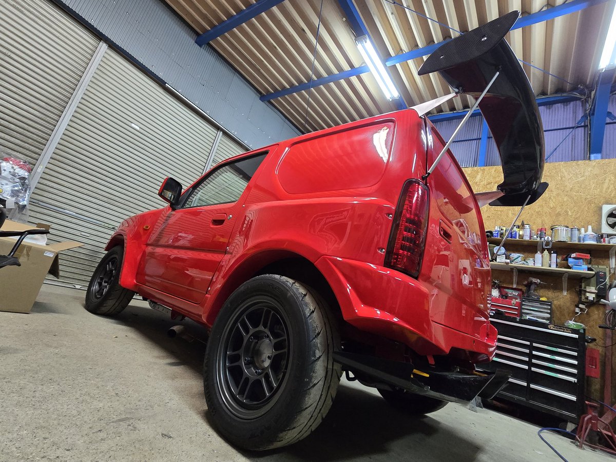 rainbow_auto's tweet photo. ヤフオクで新品13000円(送料込み)のGTウイングの実力を見せてもらおうwww https://t.co/wFM18xB5rs