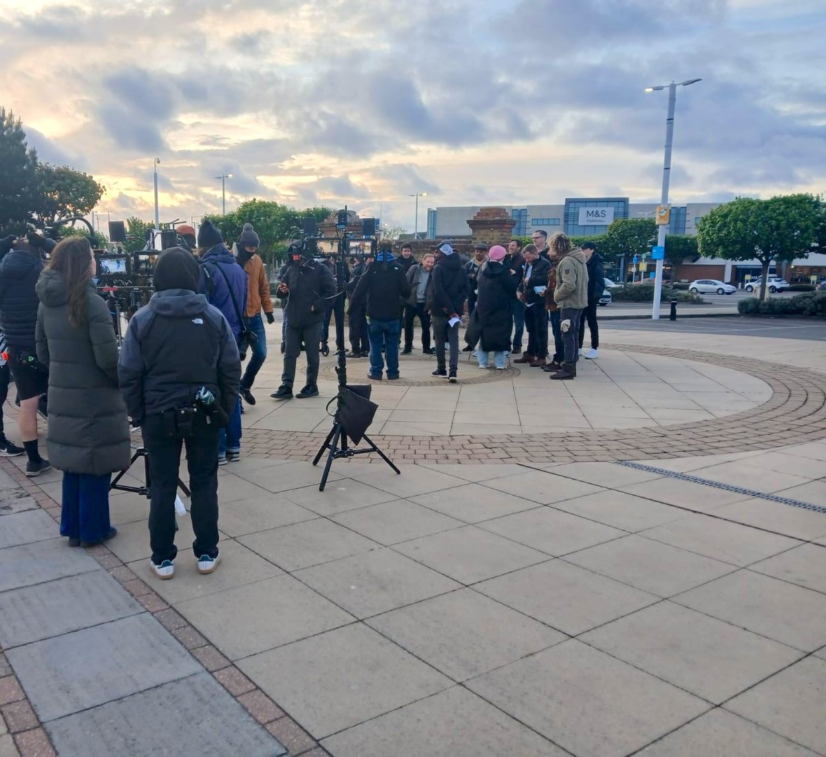 CommunityAd's tweet image. Exciting news in Thanet!
The award-winning BBC Three comedy Things You Should Have Done filmed its second series at Westwood Cross this May.
Take a peek behind the scenes!
💭 Will you be spotting local locations on screen?

#BBCComedy #Thanet #LuciaKeskin