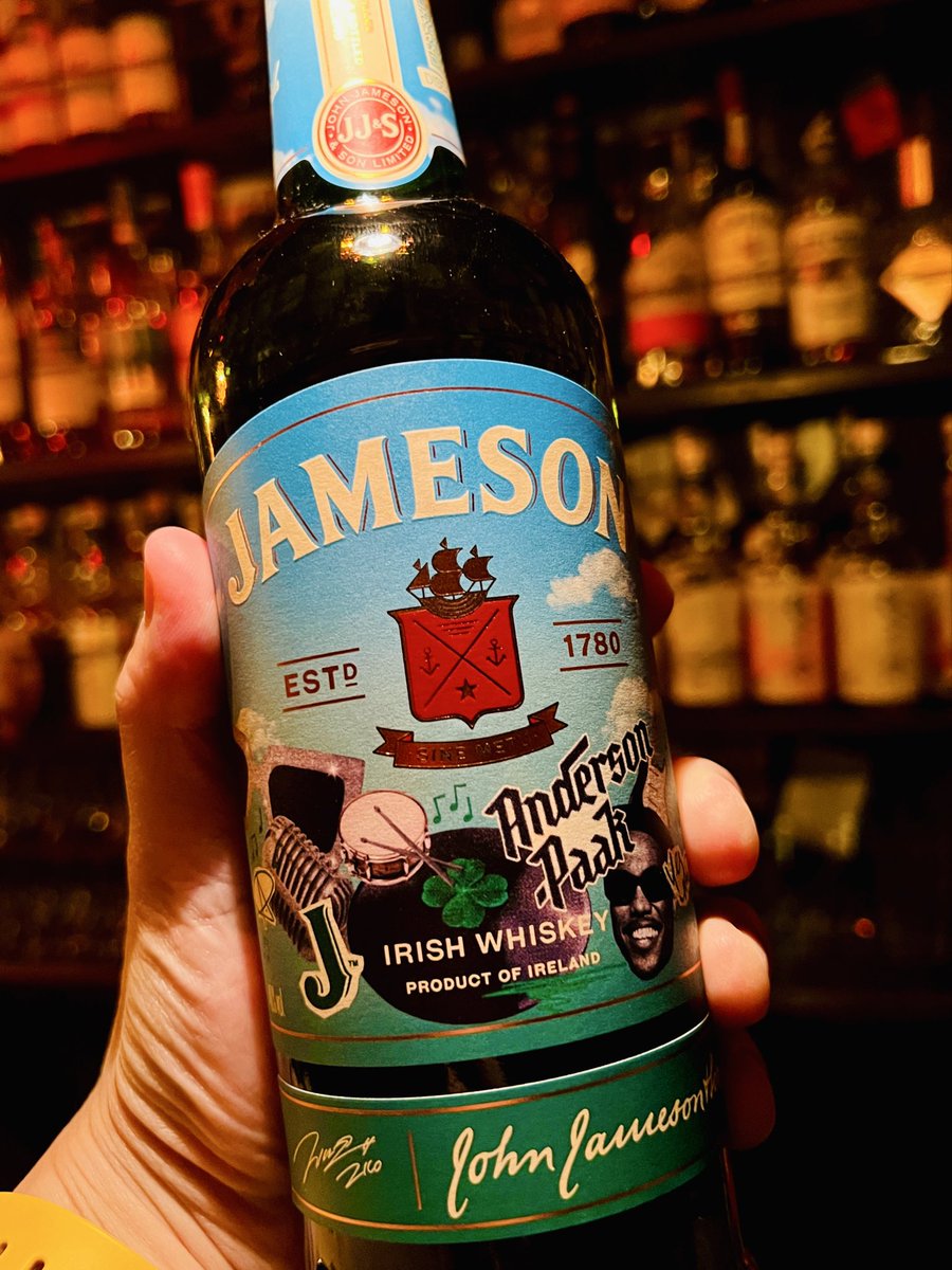 ジェイムソンは年一くらいで限定ラベル出して来るねぃ（写
今回はちょい可愛らしジャケ

今日いつもの酒屋さんで買い物ってたら
ZORYさん疲れてますねー
と言われちった

気が抜けてたなー
ちと油断してボンヤリしてたみたひ
キリッ

いえいえ
元気ですっ

さ
今宵もうんにょり

火曜ZORY。。。