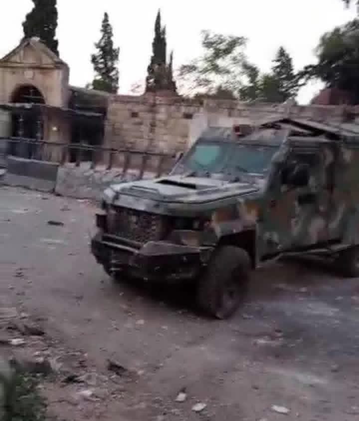 🛑 #مــــدرعات عنــ ــاصر حكــ ــومة الجــ ــولاني في ايدي قــ ــوات #الأســــايش في حيي #الشيخ_مقصود و #الأشرفيه في #حلب..