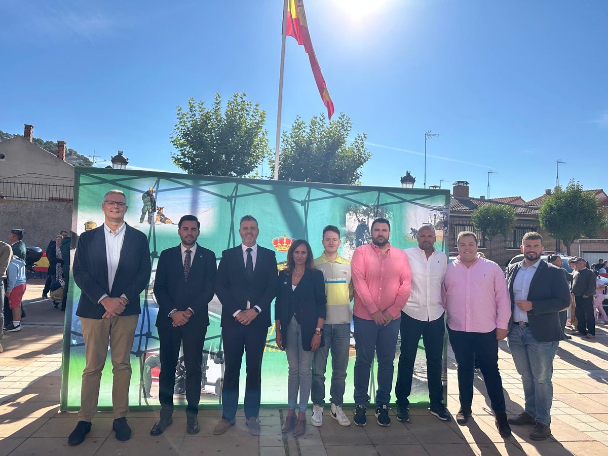🇪🇸 <a href="/cabezondepisu/">Cabezón de Pisuerga</a> acoge un emotivo izado de bandera, organizado por la Guardia Civil de Valladolid.

➡️ El diputado <a href="/robertomigallon/">Roberto Migallón</a> acompaña al alcalde, Sergio García, y a otros alcaldes de la zona en el acto.

Una conmemoración englobada dentro de las celebraciones del Día del