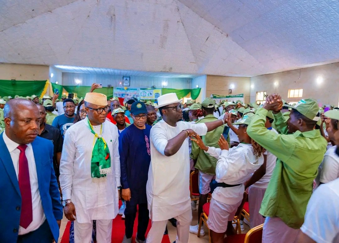 Federal Ministry of Youth Development, Nigeria (@fmydng) on Twitter photo Despite the rain, the Honourable Minister of Youth Development, Comrade Ayodele Olawande, made time today to engage and share quality moments with corps members at the NYSC Permanent Orientation Camp, Mbaukwu/Umuawulu, Awka South LGA of Anambra State.
He reaffirmed his Despite the rain, the Honourable Minister of Youth Development, Comrade Ayodele Olawande, made time today to engage and share quality moments with corps members at the NYSC Permanent Orientation Camp, Mbaukwu/Umuawulu, Awka South LGA of Anambra State.
He reaffirmed his