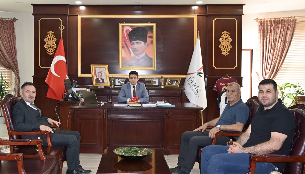 Türkiye Kamu-Sen Mardin İl Temsilcisi Mesut Üregen ve beraberindekiler Kaymakamımız <a href="/yemrebayrakli/">Yunus Emre Bayraklı</a>'yı makamında ziyaret etti.

<a href="/TC_icisleri/">T.C. İçişleri Bakanlığı</a> 
<a href="/Mardin_Valiligi/">Mardin Valiliği</a> 
<a href="/iletisim/">T.C. İletişim Başkanlığı</a>