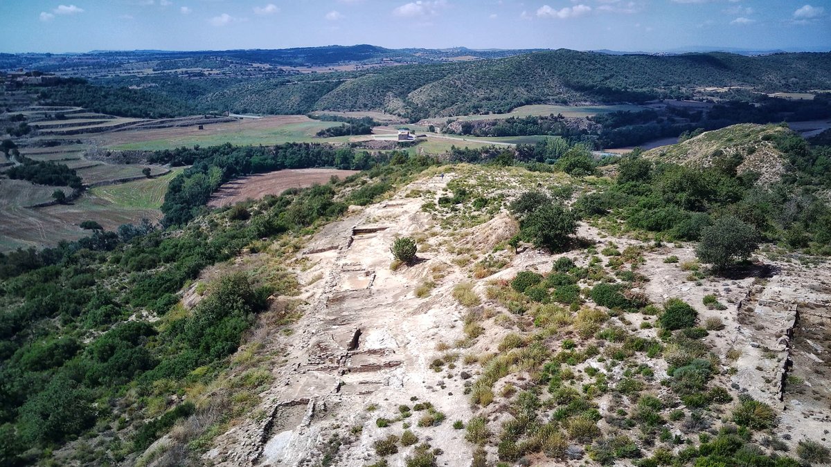 Passejant pel Castrum Romà de Puig Castellar a #Biosca, 150 aC, va durar poc més de 60 anys i fou el precursor de #Iesso, #bondia
<a href="/valldellobregos/">Vall del Llobregós</a> <a href="/MuseudeGuissona/">Museu de Guissona</a> <a href="/lasegarra/">La Segarra</a> <a href="/catexperience/">Catalunya Experience</a> <a href="/patrimonigencat/">Patrimoni</a> 
ℹ️ visit.somsegarra.cat/ca/place/950/j…