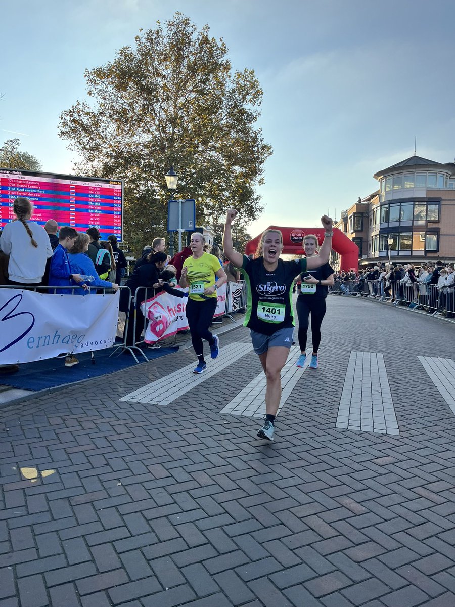 krollenloop's tweet image. De lekkerste loop van Brabant is uitverkocht! Er verschijnen zondag 2 november 2.200 deelnemers aan de start van de Krollenloop. Er zijn géén startnummers meer verkrijgbaar. 

#hollenvurgoeikrollen #lekkersteloopvanbrabant