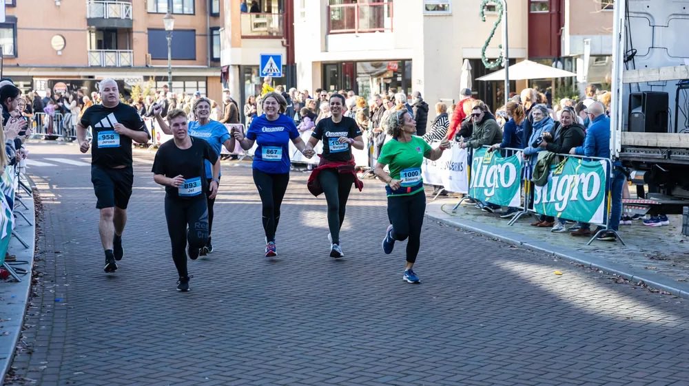 krollenloop's tweet image. De lekkerste loop van Brabant is uitverkocht! Er verschijnen zondag 2 november 2.200 deelnemers aan de start van de Krollenloop. Er zijn géén startnummers meer verkrijgbaar. 

#hollenvurgoeikrollen #lekkersteloopvanbrabant