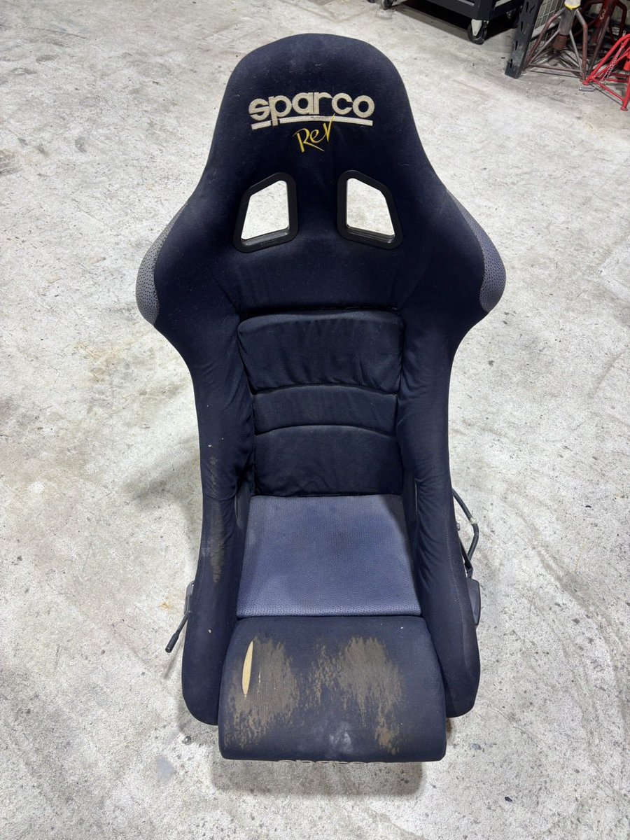 l15as2k's tweet photo. 欲しい人いる？？
クッションは新品でまだ出るみたいです
レールはつきません https://t.co/p6FMVlZuFZ