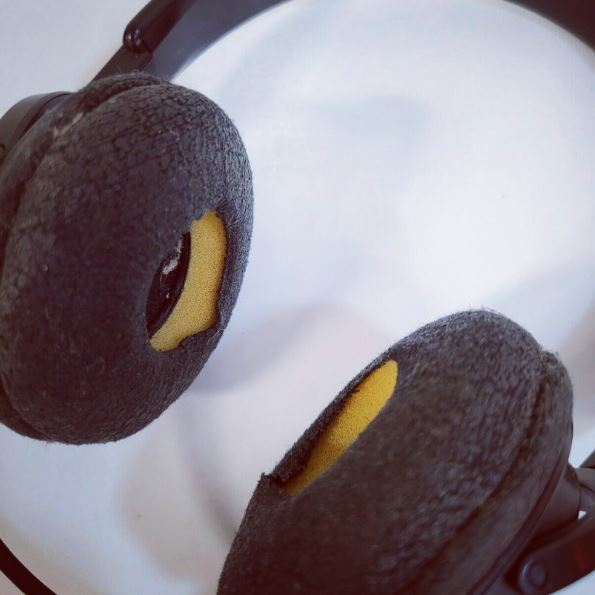 thesoundfix's tweet photo. Give your favorite tunes new life with these Sony MDR V2 replacement ear pads — the perfect fix for worn-out pads and like-new sound!

https://t.co/jNoYfSebvF

#sonyheadphones #sonymdrv2 #thesoundfix https://t.co/GyySW6QS5a