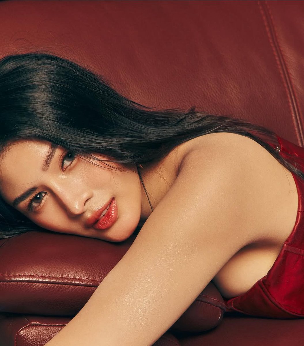 PopPlanet_'s tweet photo. AZ Martinez Radiates Glamour in Red Dress Photo. https://t.co/xfB0ZgVHCz
