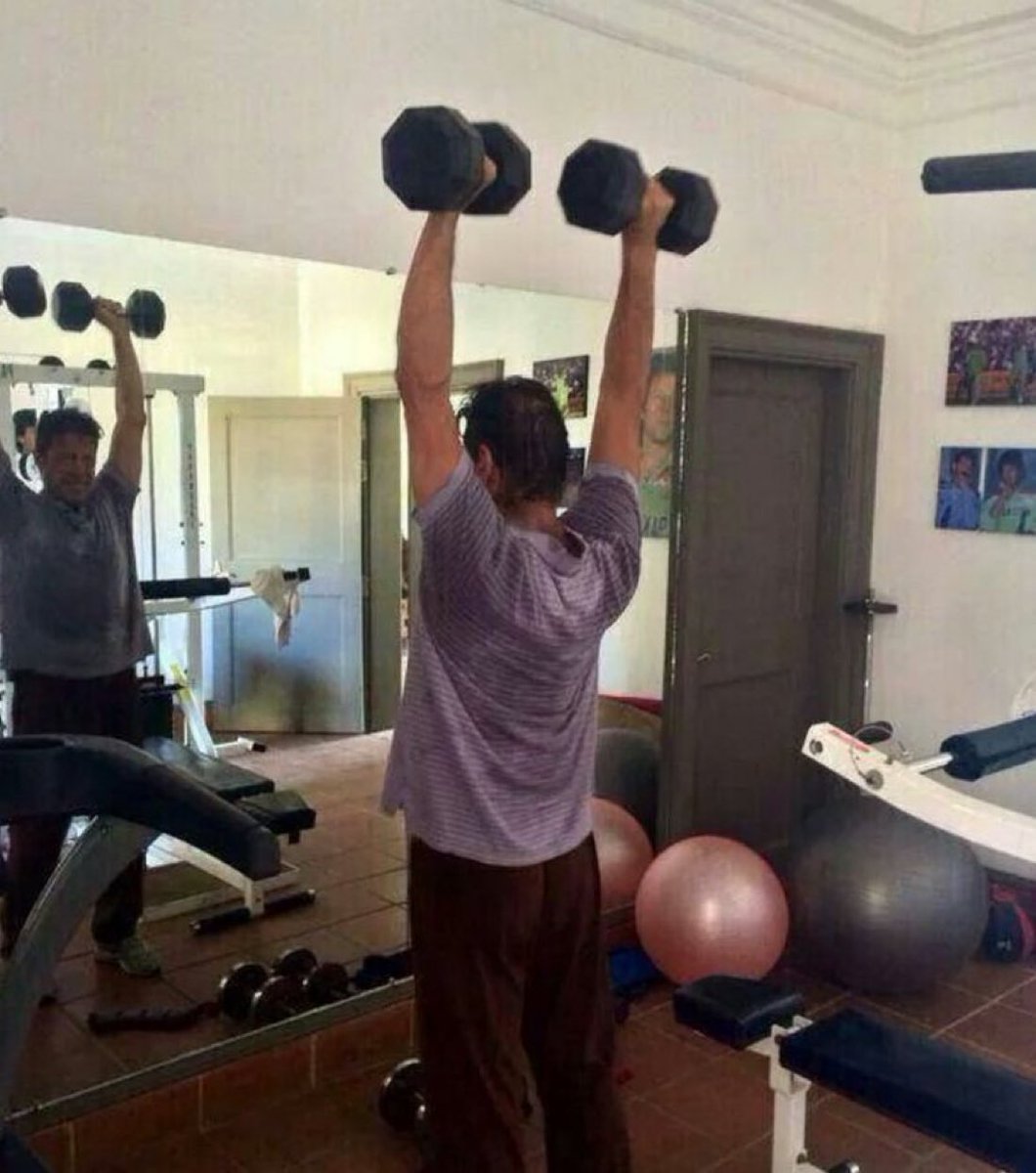 balochi5252's tweet image. جج کو کہو انتظار کرے میں ورزش کے بعد شاور لے کر اتا ہوں۔
نیازی🔥