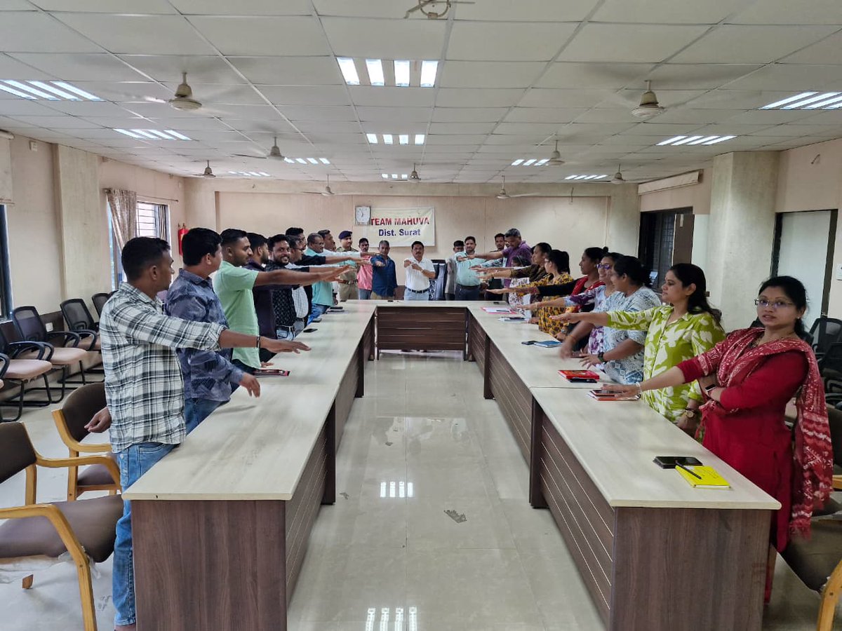 વિકાસ સપ્તાહ-૨૦૨૫ની ઉજવણીના ભાગરૂપે આજરોજ મામલતદાર અને એક્ઝીક્યુટીવ મેજીસ્ટ્રેટની કચેરી તા.મહુવા જિ.સુરત ખાતે અધિકારીઓ/કર્મચારીઓ દ્વારા “ભારત વિકાસ પ્રતિજ્ઞા” લેવામાં આવી.
<a href="/CMOGuj/">CMO Gujarat</a>
<a href="/collectorsurat/">Collector Surat</a>
<a href="/sdmbardoli/">SDM/ERO Bardoli</a>