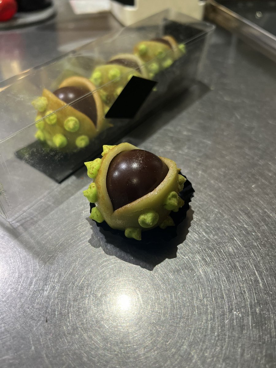 スイス人にもらったパックンフラワー美味すぎる！