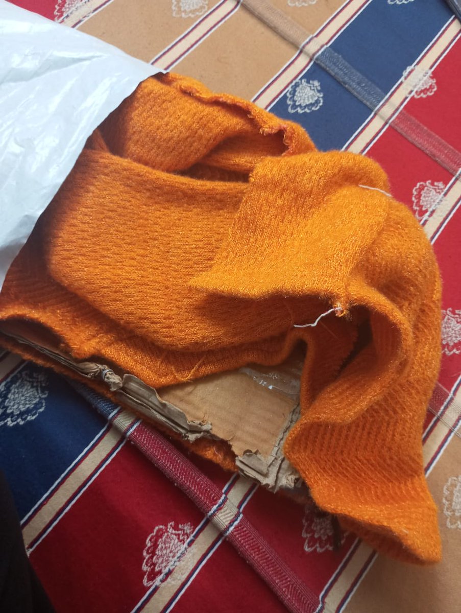 akantgarg's tweet photo. @Meesho_Official I'm extremely disappointed! My order (ID: 204126970173431297, Neelam Garg) was a 2 T-shirt combo worth ₹337, but I received a torn yellow woollen cloth instead! 😡 Return request wrongly rejected saying “correct product delivered.” I have video proof — resloveit https://t.co/ZFFyoKwlJW