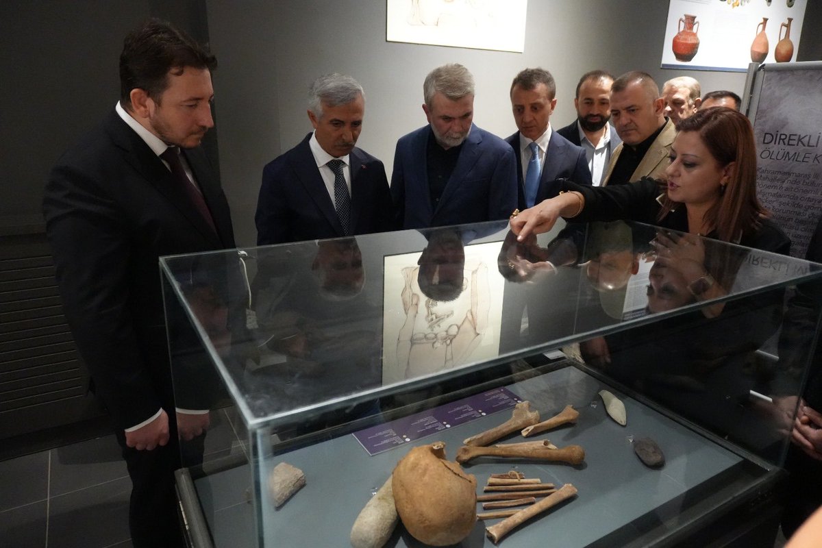 “Ölüye Sunulan Hediye” Temalı Sergi Açılışı Gerçekleştirildi

İl Millî Eğitim Müdürümüz Erhan Baydur, Kahramanmaraş İl Kültür Müdürlüğü tarafından düzenlenen “Ölüye Sunulan Hediye” temalı serginin açılış programına katıldı.