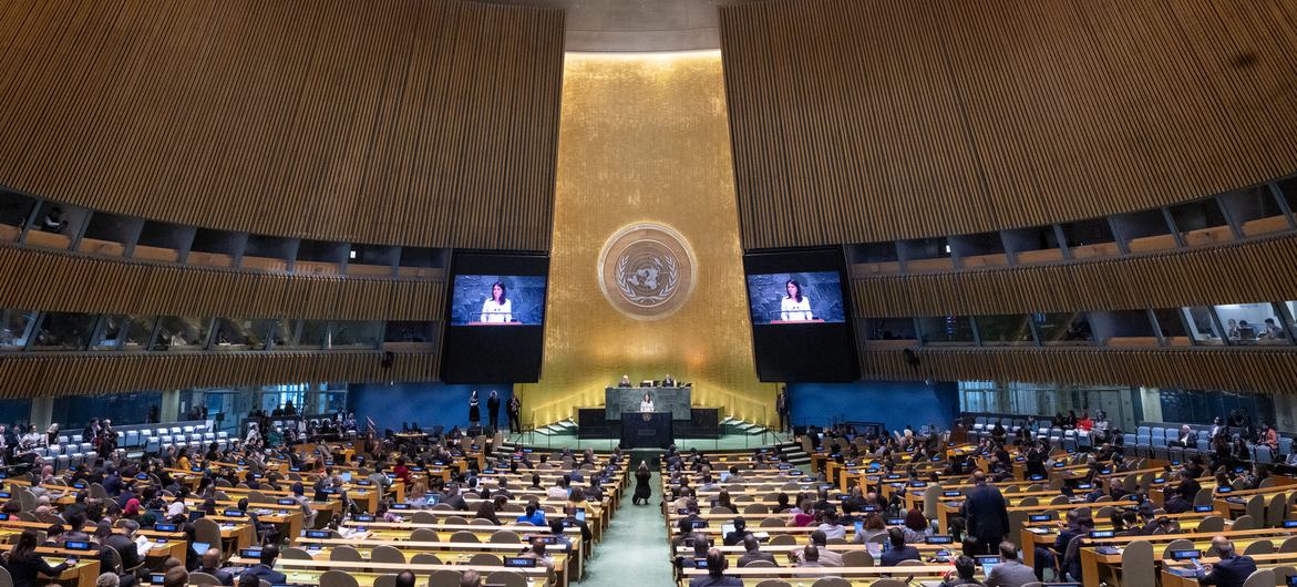 En 2025, l’action humanitaire vacille sous les coups des coupes budgétaires. Un sursaut est nécessaire.

Dans son éditorial pour Défis Humanitaires, Alain Boinet signe un texte fort sur cette crise du courage : 
🔗defishumanitaires.com/2025/09/30/le-…

#Humanitaire #Géopolique #ONU #Mémoire